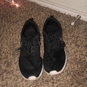 Nike Shoes - Nike Roshes size 7 Nike Shoes - Nike Roshes size 7